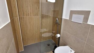 Camera, 1 camera da letto, balcone, vista città | Bagno