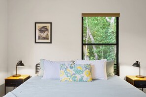 3 soverom, skrivebord, wi-fi (inkludert) og sengetøy