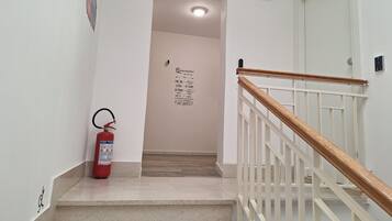 Camera, 1 camera da letto, balcone, vista città | Interni