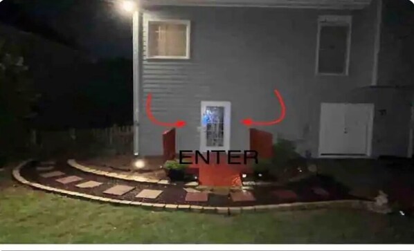 Exterior - Spacious Studio Gem! North of Atlanta Basement Apartment Free Wi-Fi (Lilburn)