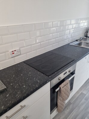House | Private kitchen | Fridge, microwave, oven, stovetop