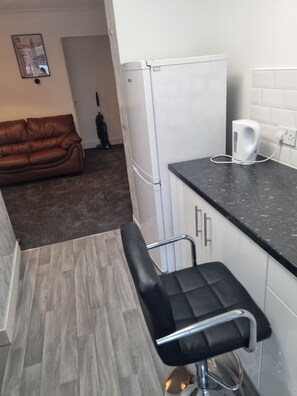 House | Interior - Britton Street Retreat - 4 Bedroom House (Gillingham)