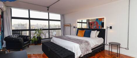 1 habitación, tabla de planchar con plancha, internet y ropa de cama