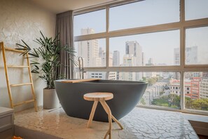 Interior - Santorini Sampa Spa: view from the 19th floor (São Paulo)