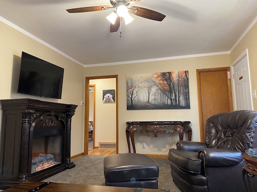 Charming 2-bedroom house on quiet brick and tree lined street.