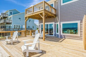 Terrace/patio - Sun Life West - Oceanfront-Secluded-beautiful! Pool and hot tub. (Emerald Isle)