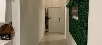 Charming 3-bed Tulum Inspired house in Port Charlotte close to Beach & Downtown