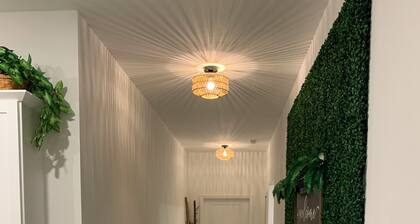 Charming 3-bed Tulum Inspired house in Port Charlotte close to Beach & Downtown