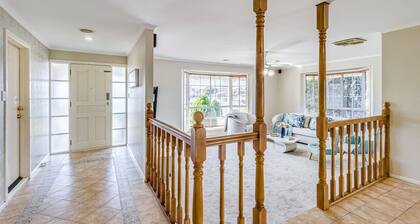 StayAU Tranquil 4BR Lakeside Retreat in Seabrook