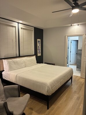 7 bedrooms, desk, iron/ironing board, travel cot