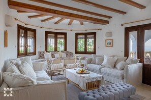 TV - Villa PERLA by Abahana Villas (Teulada)