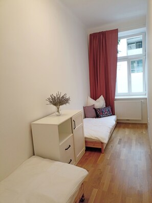 Apartment | 9 bedrooms, desk, iron/ironing board, free WiFi