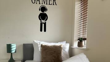 Casa | 3 dormitoris, escriptori, planxa i posts de planxar i wifi gratuïta