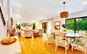 Dining - Rainwood Retreat - Palm Beach Gardens Retreat for Families & Groups: Sleeps 8 (Palm Beach Gardens)