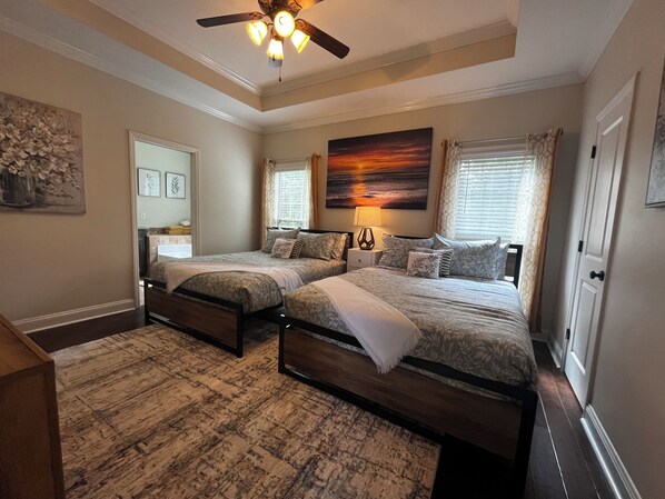 3 bedrooms, iron/ironing board, WiFi, bed sheets