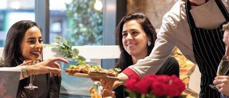 تناول الطعام