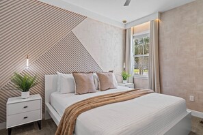 5 habitaciones, tabla de planchar con plancha, wifi y ropa de cama