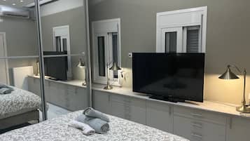 2 bedrooms, iron/ironing board, WiFi, bed sheets