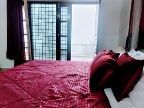2 bedrooms, WiFi, bed sheets - Queen's View Villa by The Cafe (Mussoorie) (Mussoorie)