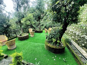 Property grounds - Queen's View Villa by The Cafe (Mussoorie) (Mussoorie)