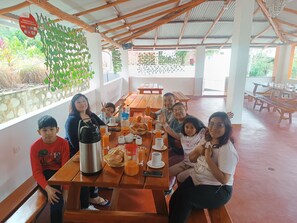 Bao gồm bữa sáng kiểu Âu hàng ngày 