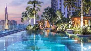 1 bedroom, Egyptian cotton sheets, premium bedding, down comforters