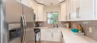 Private Home w/ Pool 10 min from Delray