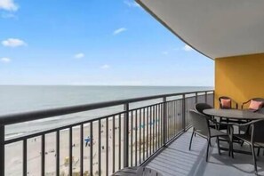 Outdoor dining - Oceans Crest! Oceanfront View Pools Putt Putt Spa (Myrtle Beach)