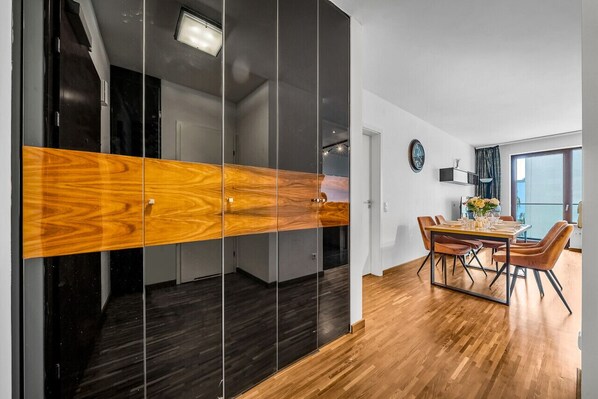 Dining - Warsaw Center Business Apt - Parking and Balcony - by Rentujemy (Warszawa)