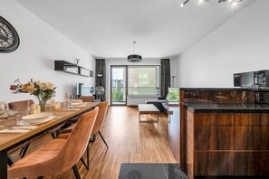 تناول الط عام