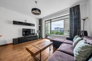 Smart TV - Warsaw Center Business Apt - Parking and Balcony - by Rentujemy (Warszawa)