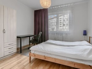 1 Schlafzimmer, Schreibtisch, Bügeleisen/Bügelbrett, kostenloses WLAN