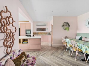 Interior - 6 bedroom accommodation in Worcester (Worcester)