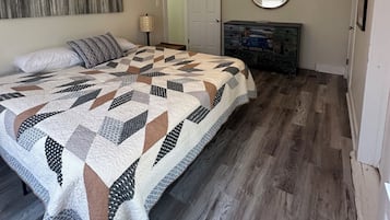 2 dormitorios, tabla de planchar con plancha, wifi y ropa de cama