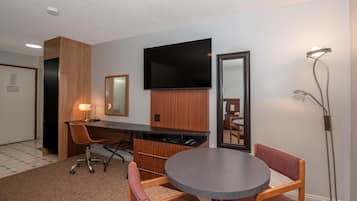 Room, 1 Queen Bed | Desk, laptop workspace, WiFi (free)