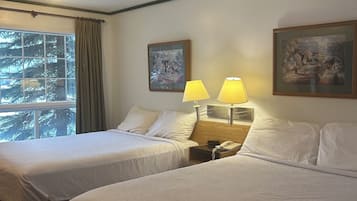 Standard Double Room | Desk, laptop workspace, free WiFi