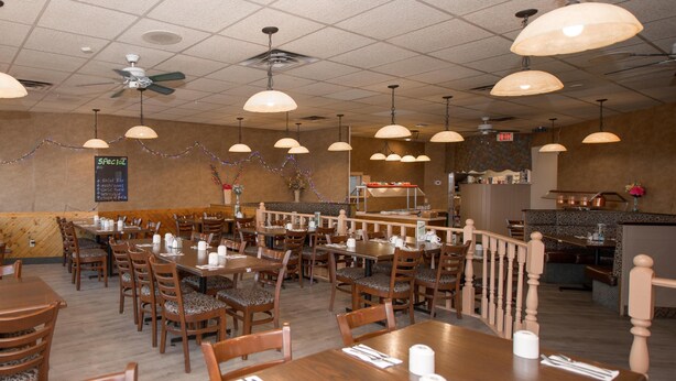 Breakfast, lunch and dinner served  -  Coast Whitecourt Hotel (Whitecourt)