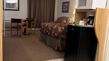 Chambre Simple Standard | Bureau, espace de travail pour ordinateur portable, Wi-Fi gratuit
