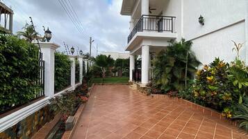 Enceinte de lâhĂ©bergement