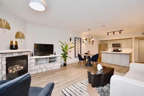 Luxury Suite, Full Kitchen, Heated Pool
