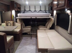 1 chambre, fer et planche Ă repasser, Wi-Fi, draps fournis