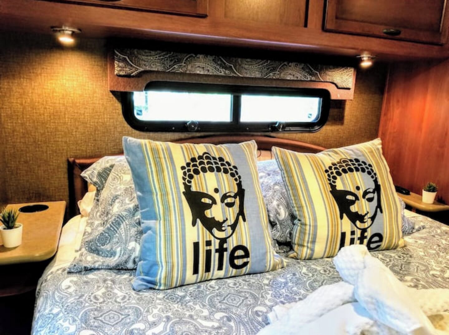 1 dormitorio, tabla de planchar con plancha, wifi y ropa de cama