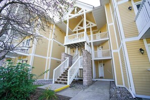 Exterior - Fully Renovated At the Victoria-Carriage Hills (Shanty Bay)