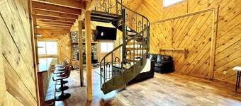 Charming cabin in Appalachian mountains of Cabins, WV with full amenities