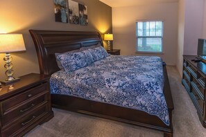 3 habitaciones, tabla de planchar con plancha, wifi y ropa de cama 