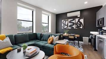 Télévision, table de tennis de table