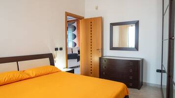 2 Schlafzimmer, Schreibtisch, WLAN, Bettwäsche
