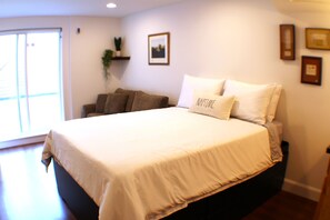 1 bedroom, bed sheets