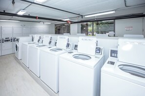 Interior - Marble 1-bedroom 7mins From Disney W/Pool, Gym, Free Parking & Basketball Court (Kissimmee)