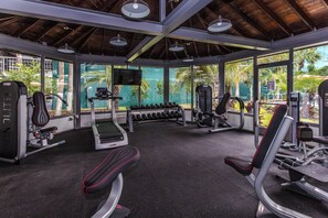 Fitness facility - Marble 1-bedroom 7mins From Disney W/Pool, Gym, Free Parking & Basketball Court (Kissimmee)